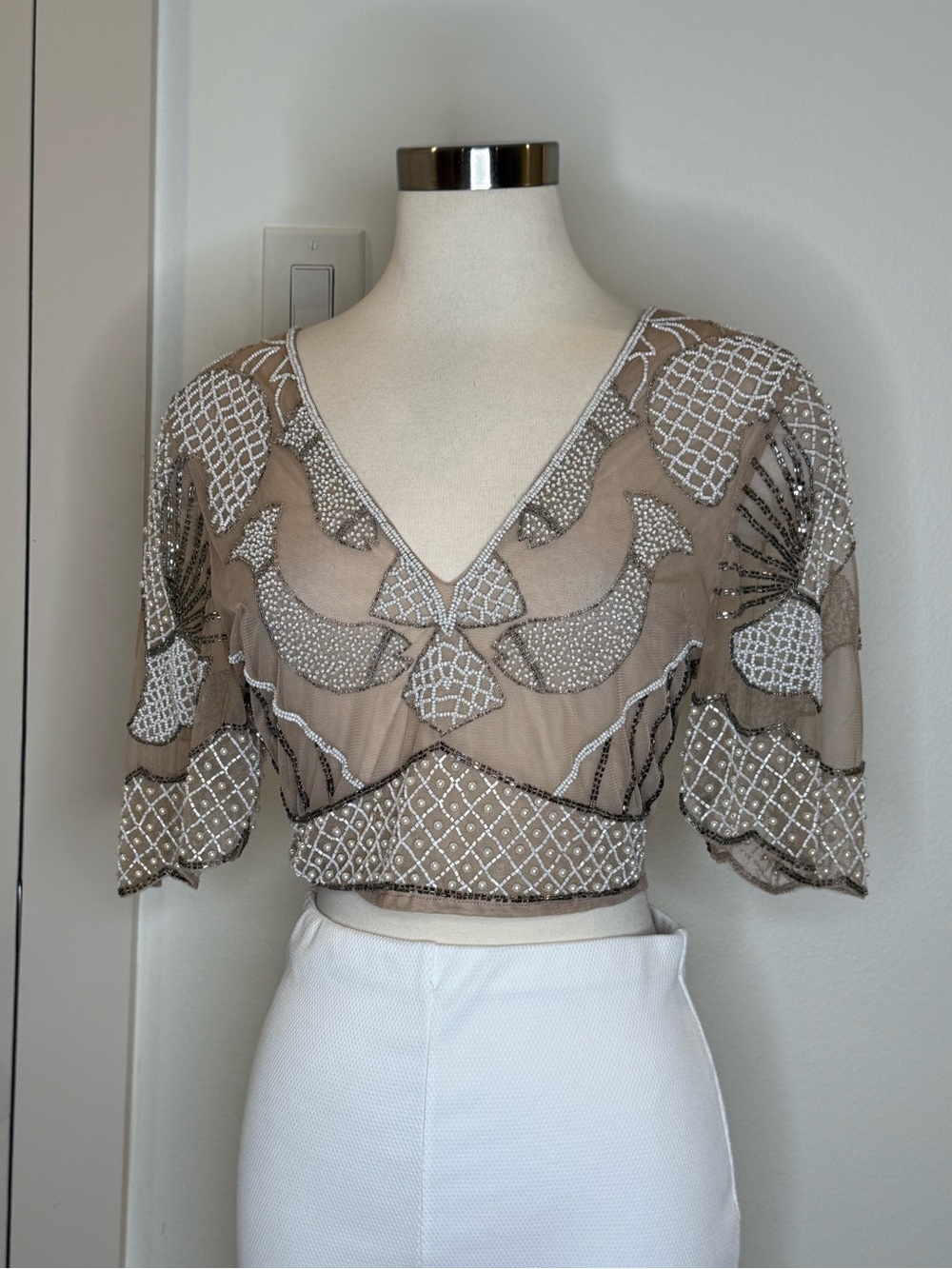 Beaded mesh top